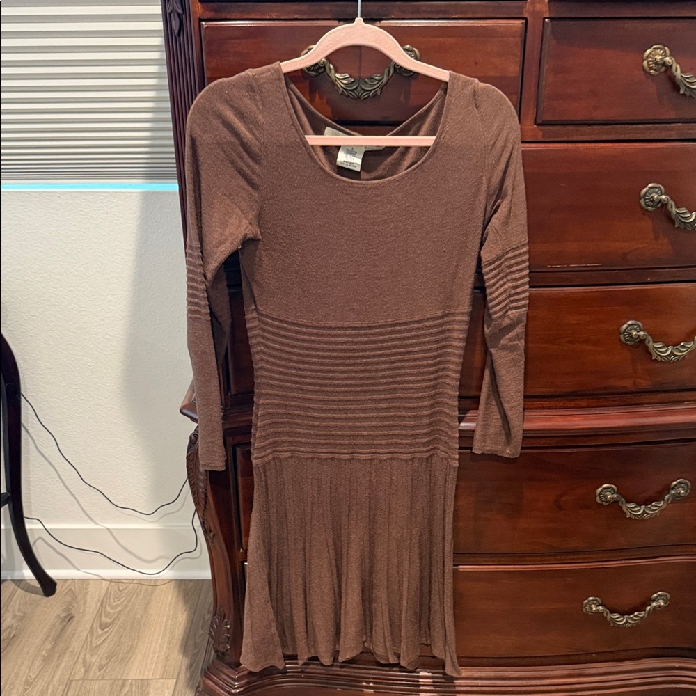 Max Studio Long Sleeve Brown Dress